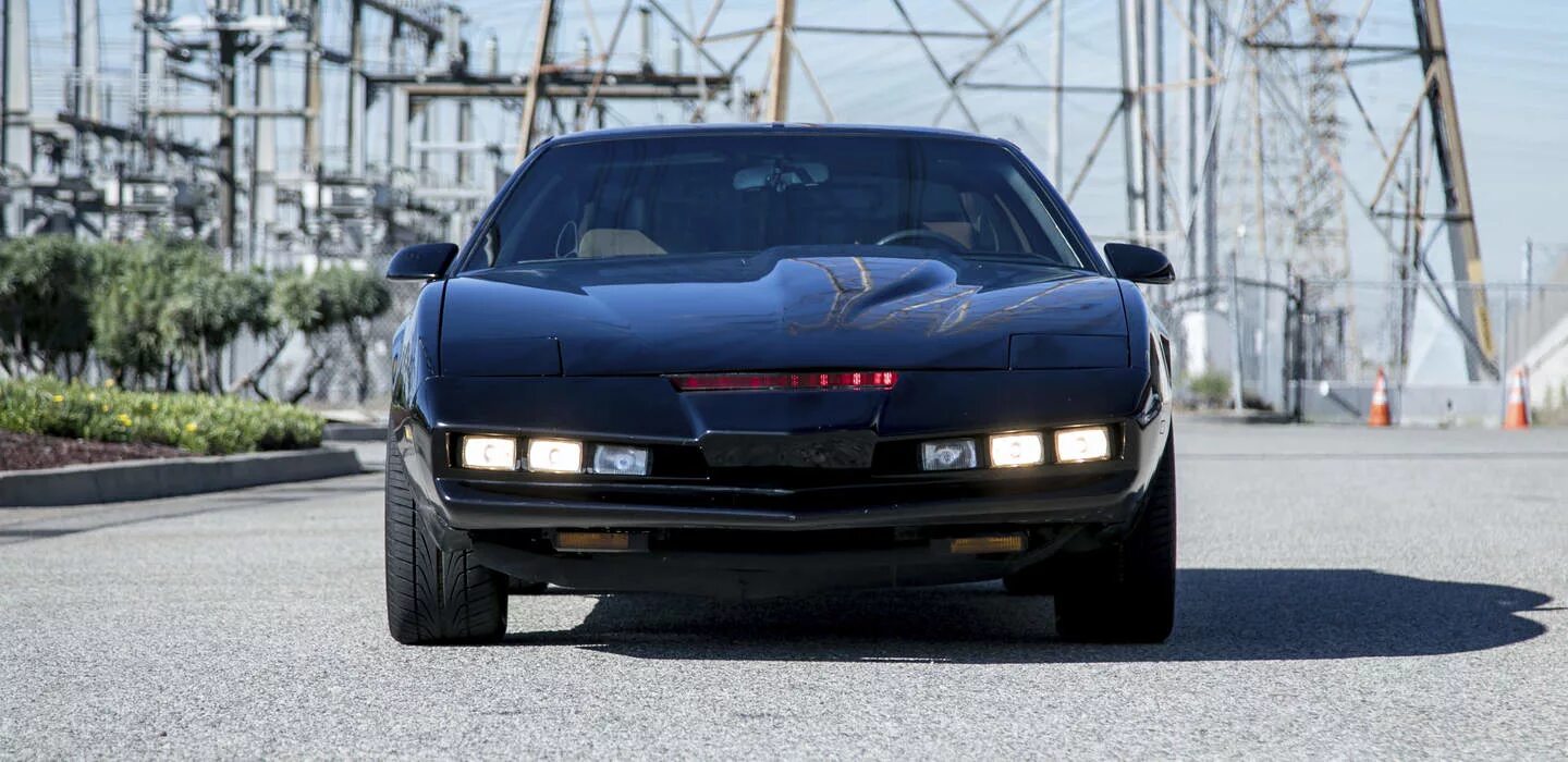 Китт 2000 машина. Рыцарь дорог китт 2108. Китт 2. Рыцарь дорог китт и карр. Китт 2000.