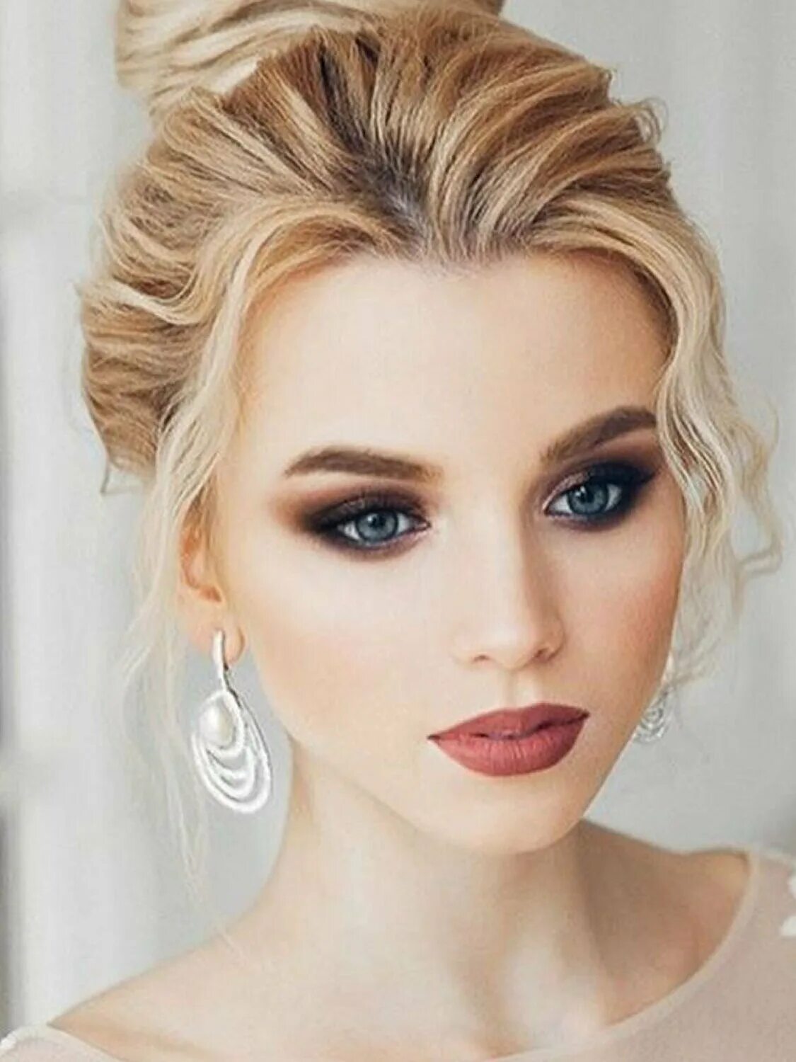 Картинки по запросу макияж в стиле стиляг Wedding makeup for brown eyes, Trendy 