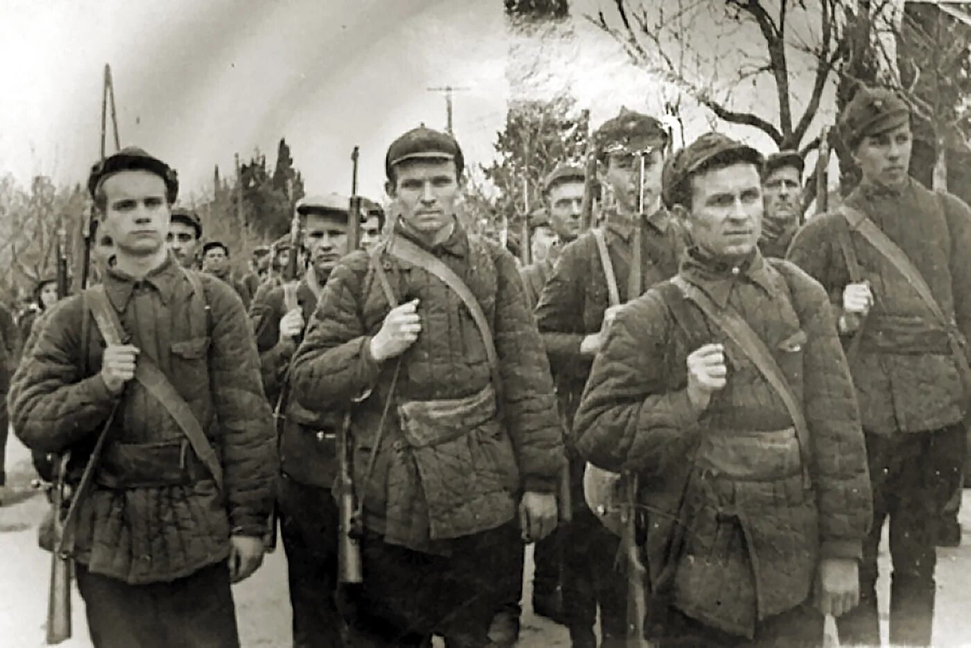 Чем известен 1941 год. Бойцы народного ополчения 1941 г.. Истребительные батальоны НКВД.