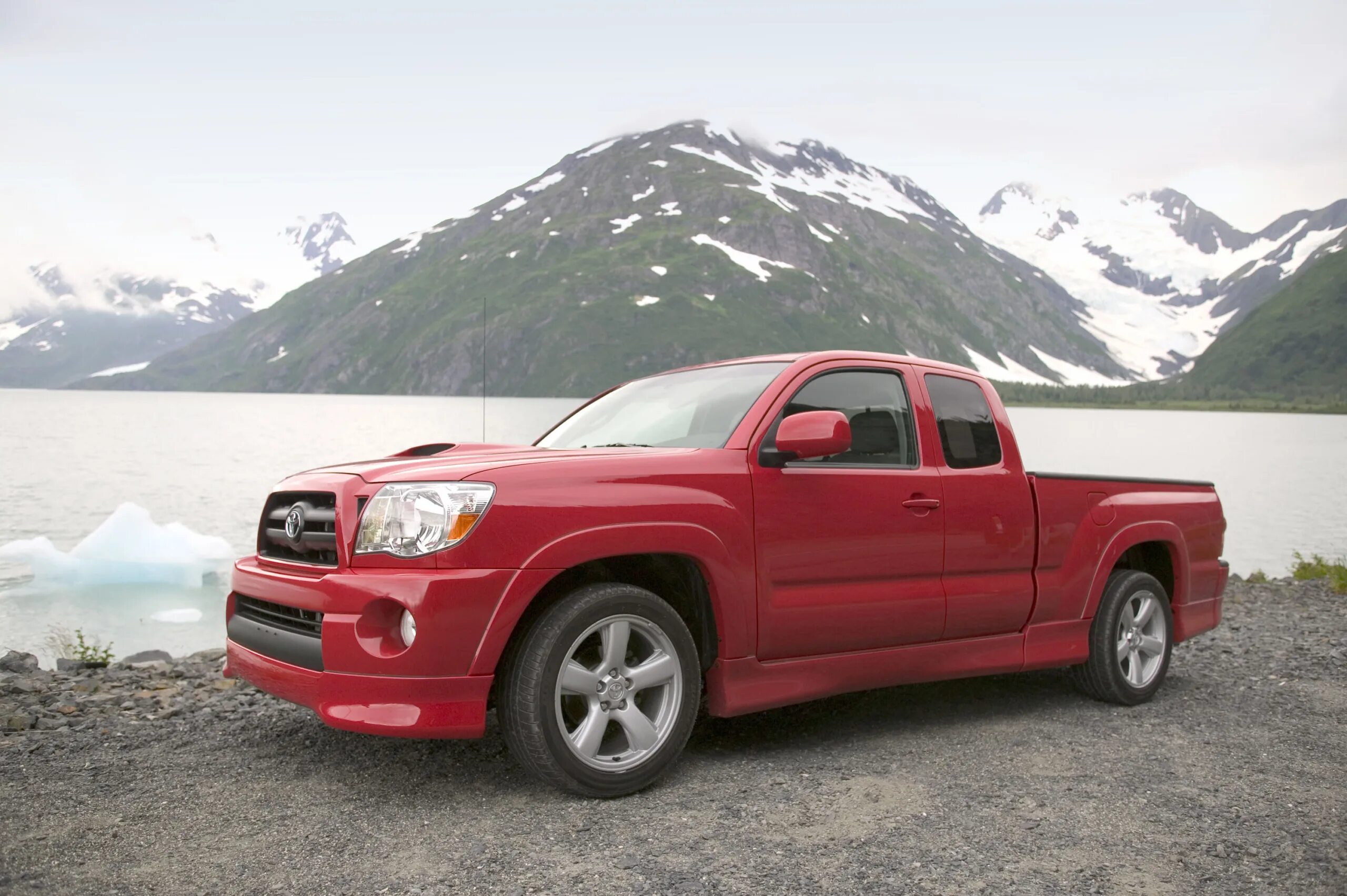 Пикап руссу. Toyota Tacoma x-Runner. Toyota Tacoma 2021. Toyota Tacoma x Runner 2004. Red Toyota Tacoma.