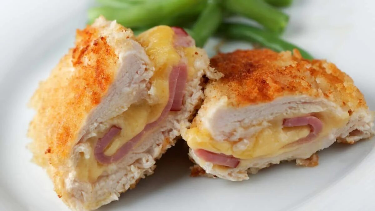 кордон блю с сыром рецепт. кордон-блю из курицы. куриный кордон блю. кордон блю с сыром рецепт. шницель кордон блю.