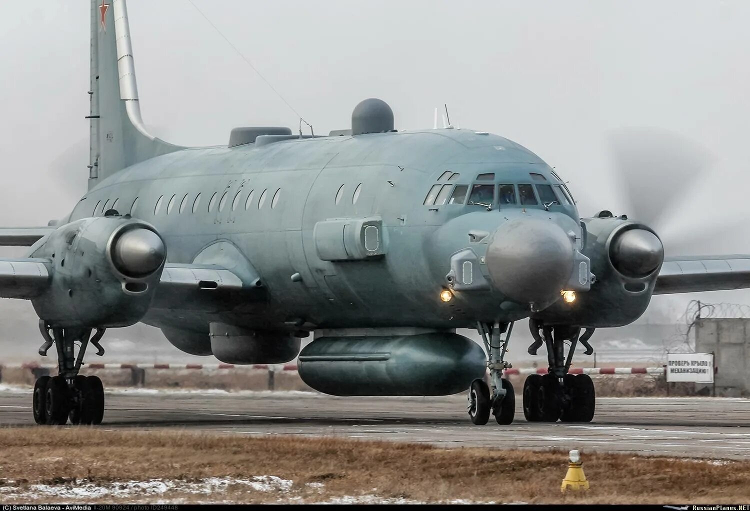 Ил 20 м. Ил-20 самолёт разведчик. Самолет радиоэлектронной разведки ил-20. Самолет ил-20м. Самолёт разведчик России ил20.