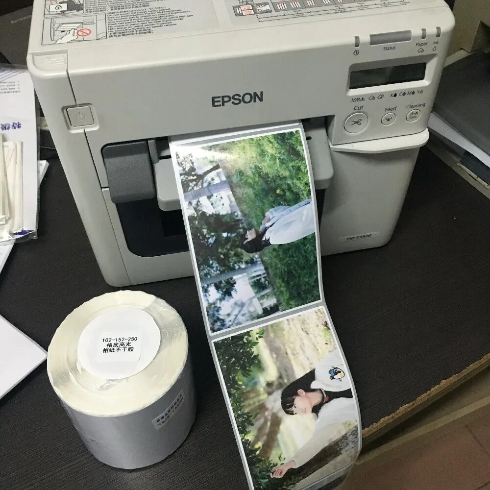 Виды бумаги для струйного принтера. Струйный принтер для печати этикеток для рулонной печати. Принтер для печати на глянцевой бумаге. Принтер для рулонных этикеток. Печать бирок на струйном принтере.