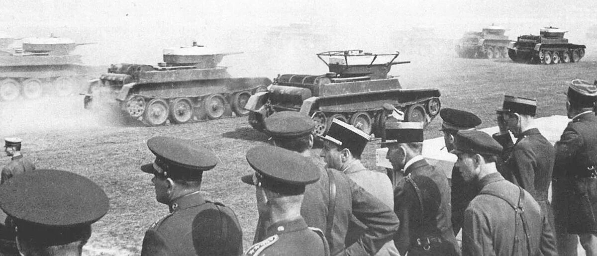Маневры 1 2 а з к читать. Манёвры белорусского военного округа 1935 года.. киевские маневры 1935 года. учения ркка 1935. манёвры войск белорусского военного округа 1936 года.