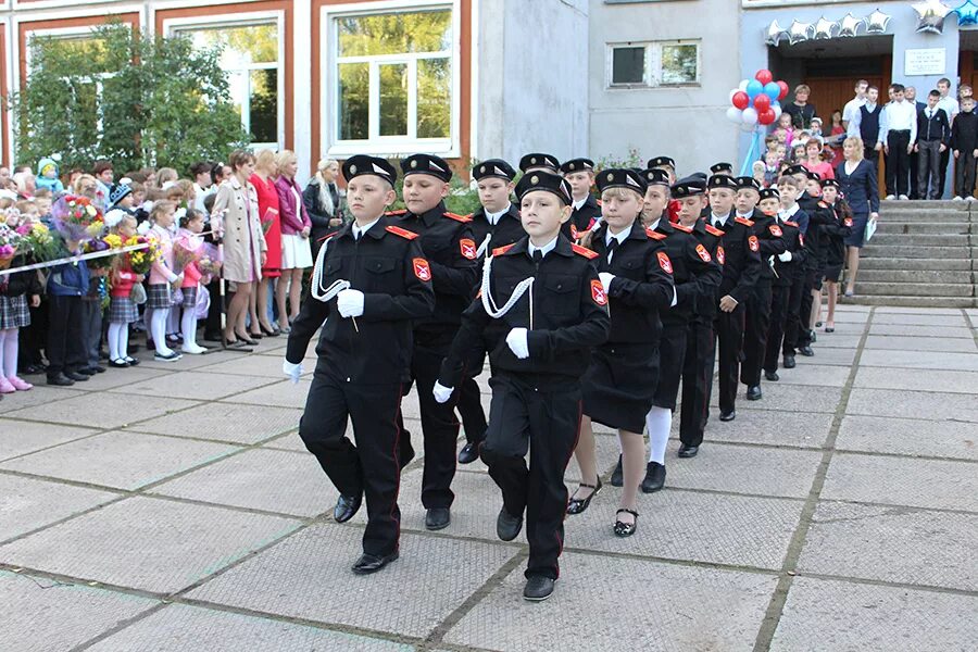 Новости кадуя вологодской. Кадуйская средняя школа 1 кадеты. Кадуй школа 2. Гурьевск кадеты СОШ 1. Кадетский класс в общеобразовательной школе.