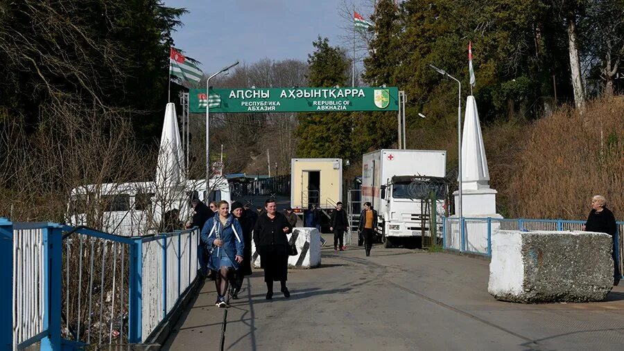 Можно пересекать границу абхазии. Абхазия границы. Граница Абхазии и Грузии. КПП Ингури. Абхазско Грузинская граница.