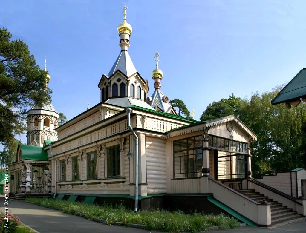 храм в поселке удельная раменского района. храм в удельной раменский район. церкви удельная раменский. троицкий храм в поселке удельная. удельная храм живоначальной троицы.