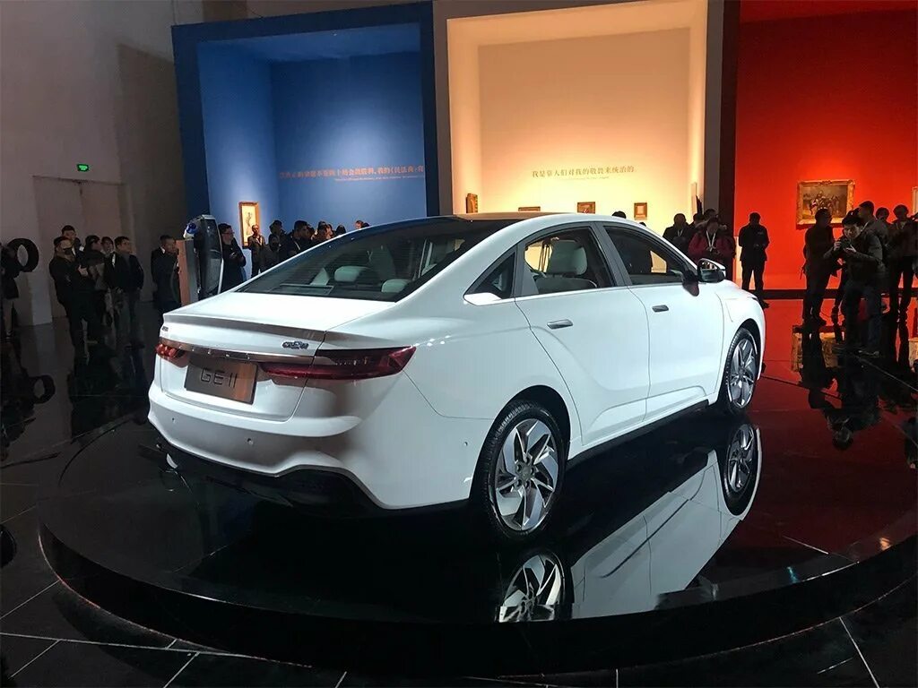 Geely ge11. Geely электро 2022. Geely седан 2023. Geely Tesla.