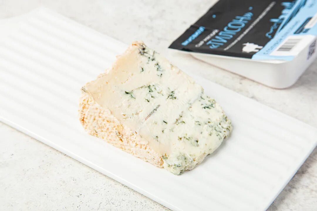 Сыр с голубой плесенью отзывы. Bridel blue cheese с голубой плесенью. сыр тамплиер с голубой плесенью.