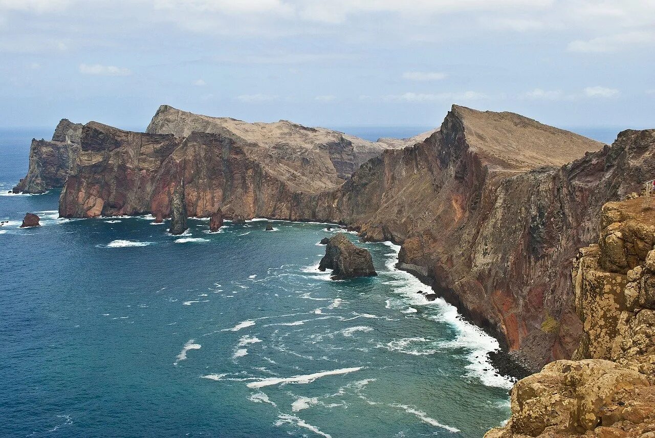 Мадейра остров. Архипелаг Мадейра, Португалия. Португалия Мадейра горы. Португалия Атлантический океан.