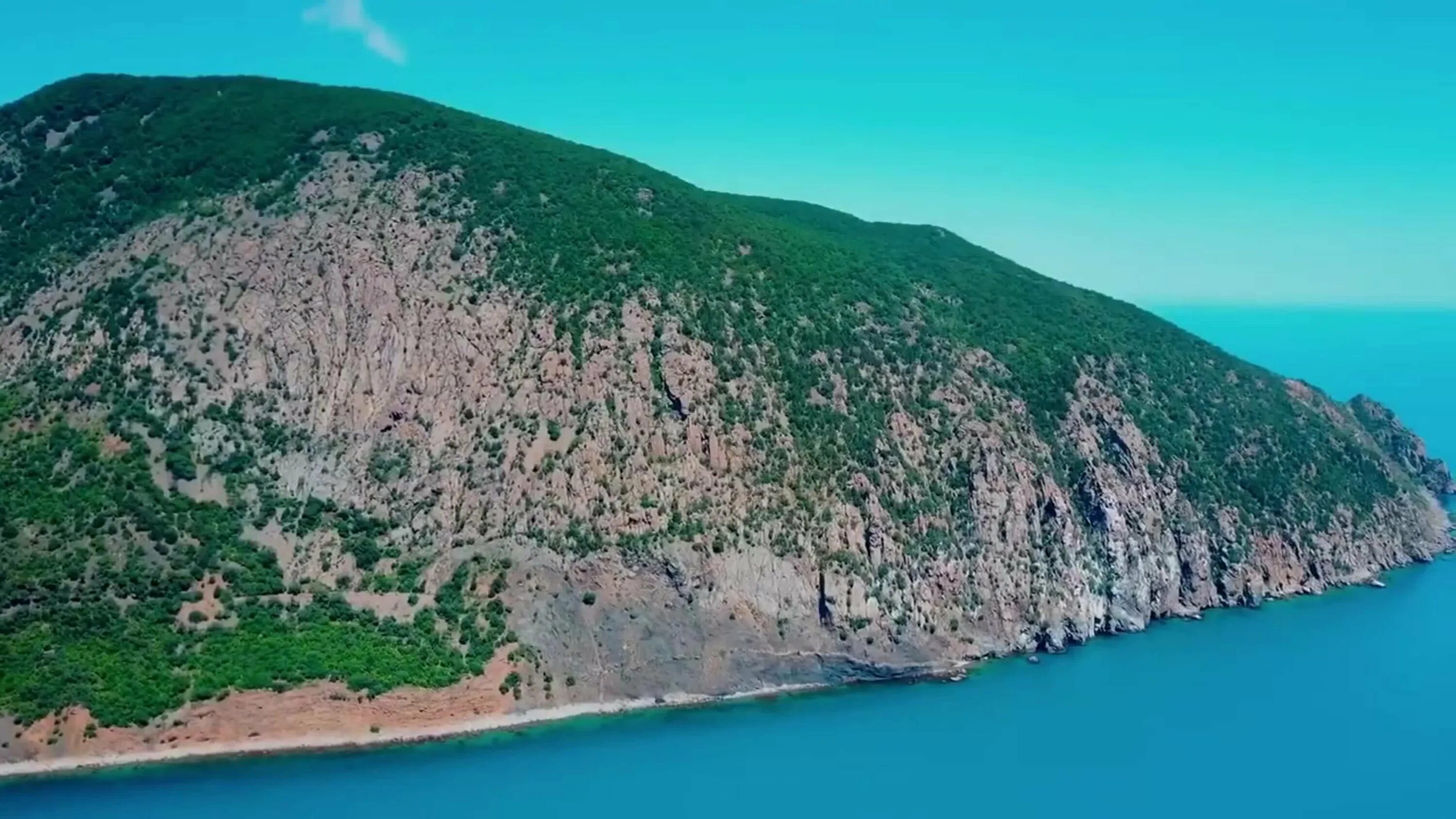 Лагерь артек медведь гора. Гора аю-даг медведь-гора. Партенит медведь гора. Гора над артеком 5 букв. Партенит медведь гора.