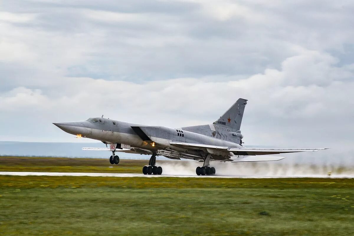 Ту-22v3 сверхзвуковой самолёт. Ту-22м3. Бомбардировщик ту-22м3. Стратегический бомбардировщик ту-22м3.