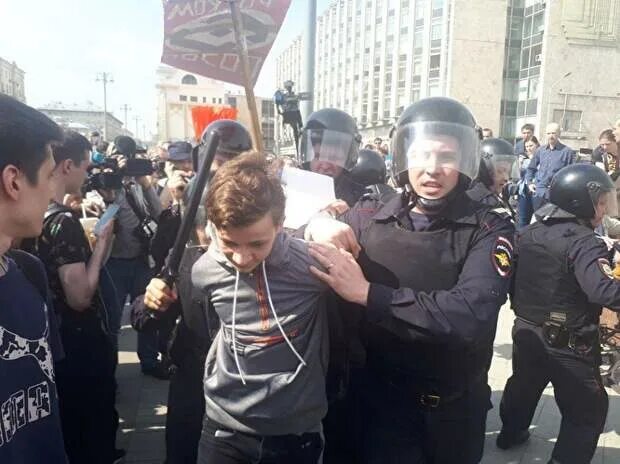Несанкционированные митинги несовершеннолетние
