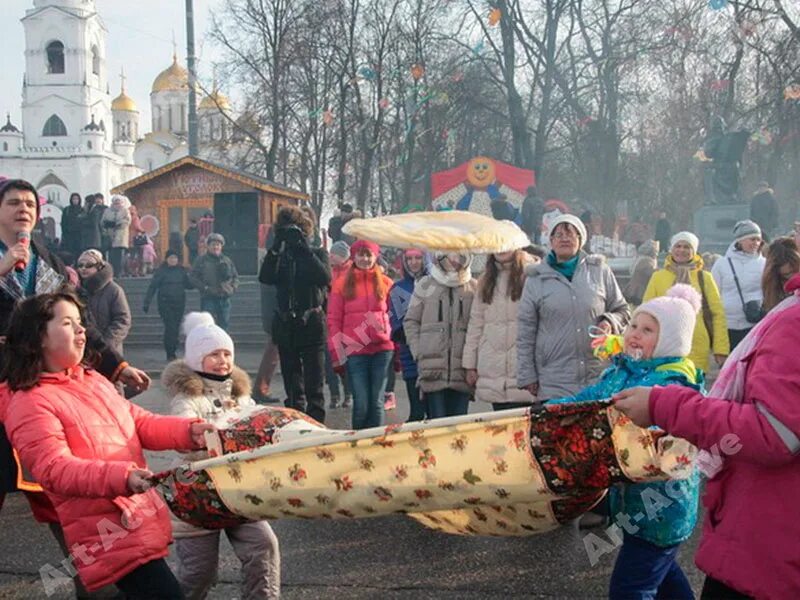 Игра на масленицу блины. Печь блины на масленицу. Атрибуты масленицы. Красивые блинчики на масленицу. Игра на масленицу блины.