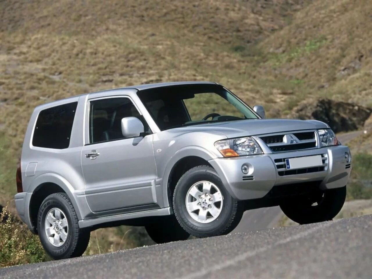 Mitsubishi pajero 3 поколение