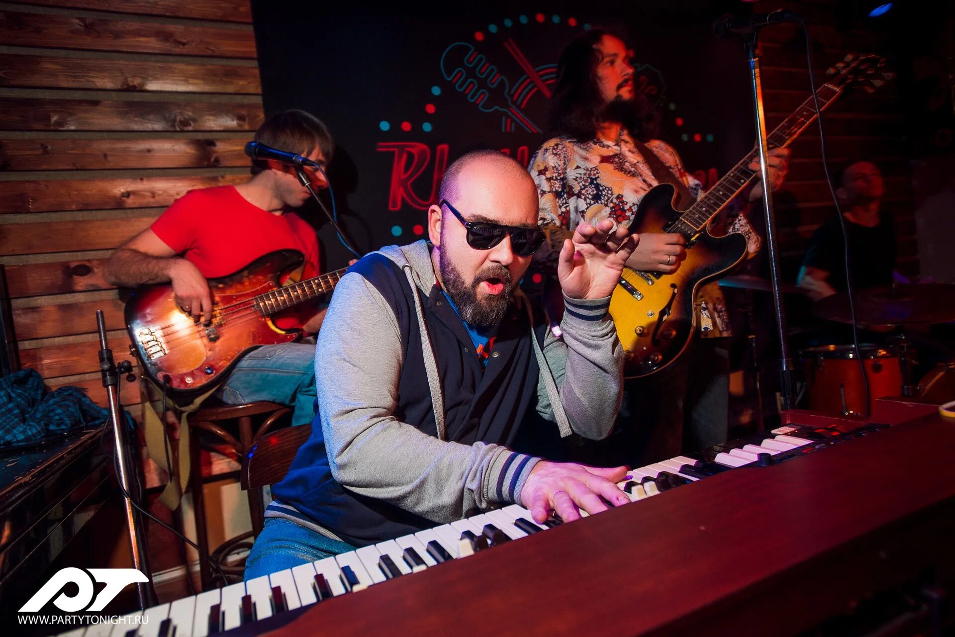 кафе блюз костанай. ритм блюз кафе москва. джазовое кафе архангельск. ритм блюз кафе москва. староваганьковский переулок 19/2 москва.