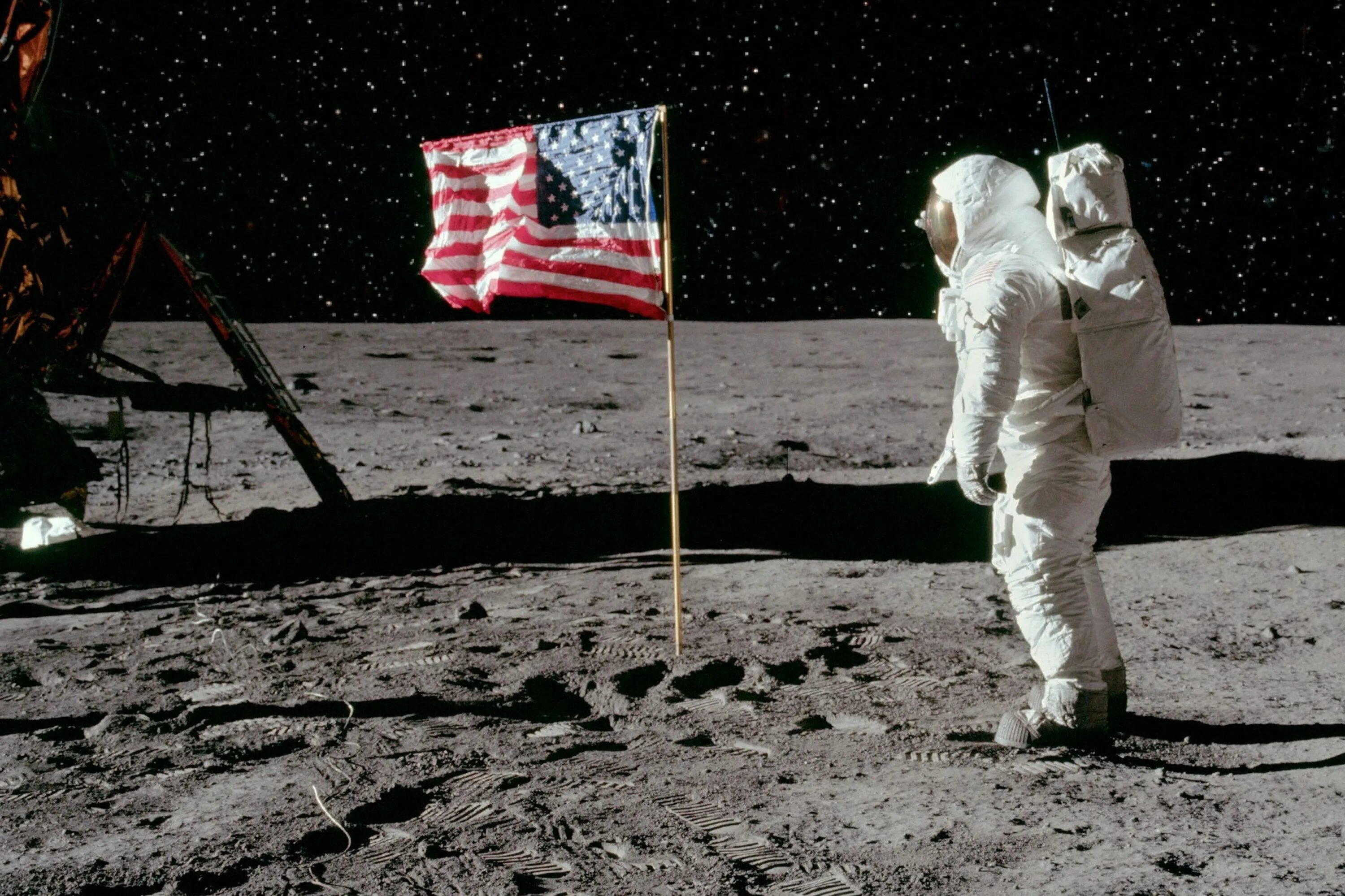 Армстронг первый человек на Луне. США на Луне. В каком году человек высадился на луну