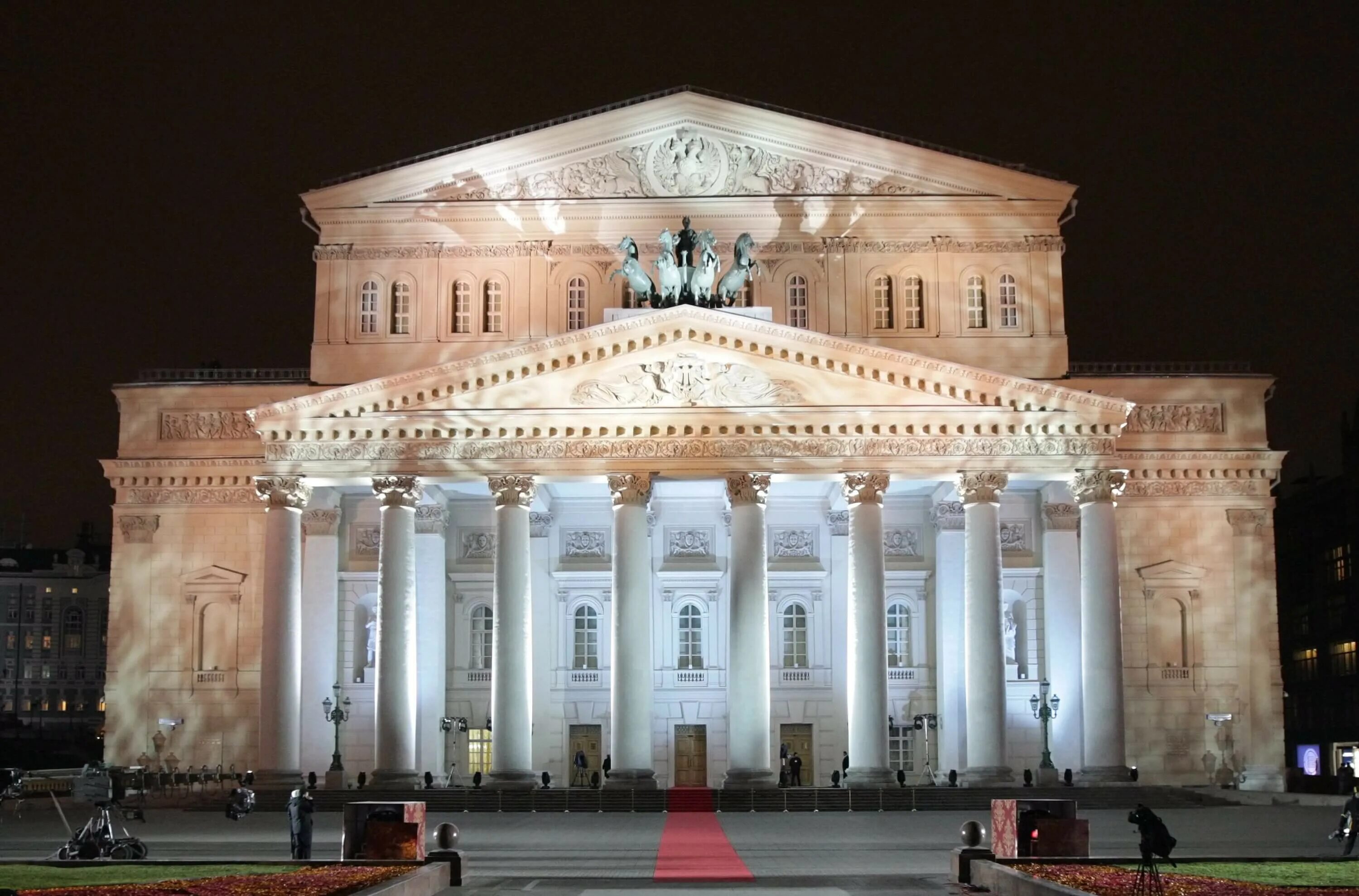 Www bolshoi. Большой оперный театр в Москве. Театр оперы и балета большой театр Москва. Большой театр в Варшаве. Московский большой театр (о. и. Бове)..