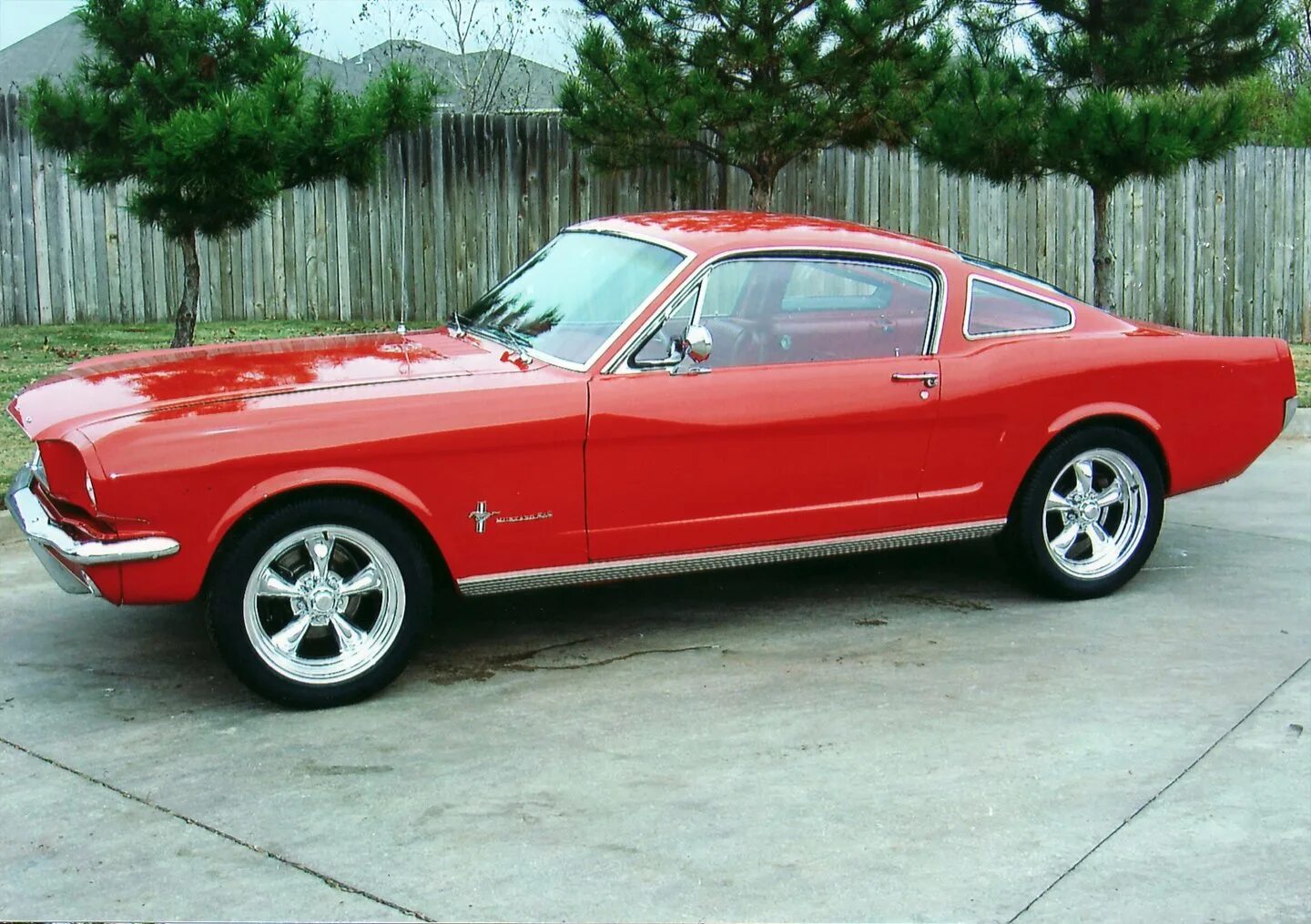 Мустанг 60. Форд Мустанг 1965. Форд Мустанг 1965 Fastback. 1965 Ford Mustang 2+2 Fastback. 1965 Ford Mustang Custom Fastback.