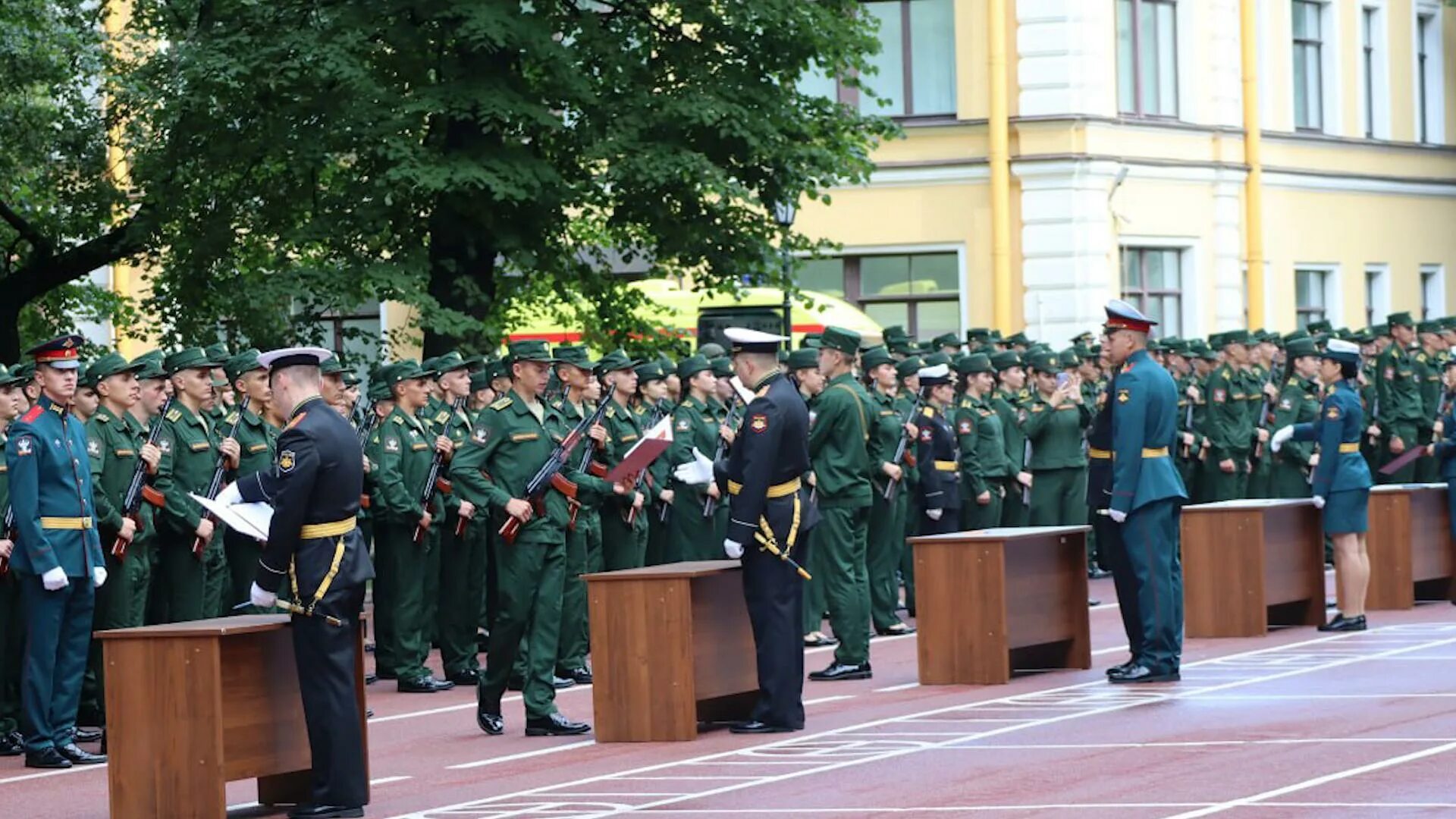 Врачи военно медицинской академии санкт петербург. Присяга ВМЕДА 2022. ВМЕДА 2023 присяга. Военно медицинская Академия 2023 присяга. Курсантки военно медицинской Академии СПБ.