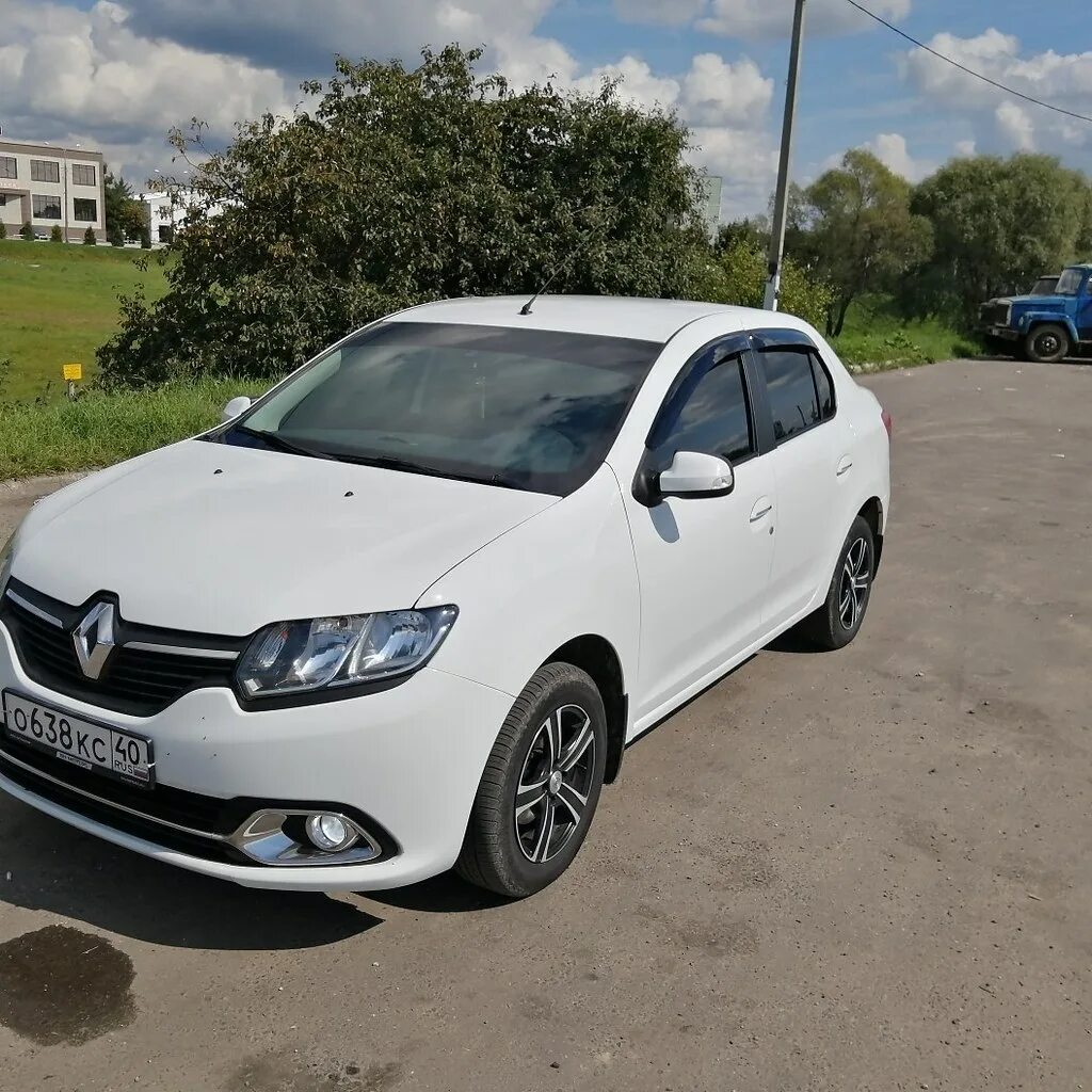 Renault курск. Логан 2 Vsuve. P0315 Рено Логан 2. Рено Логан 2 с черной крышей. Автошкола с Рено Логан 2.