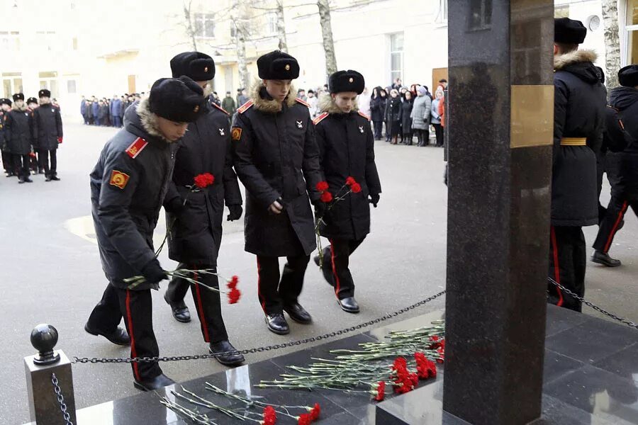 КПП В Суворовском училище. Тверское СВУ , памятник Суворову фото. Новости сву на украине