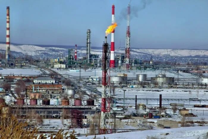 Крекинг саратов. Нефтеперерабатывающий завод Саратов. Саратовский НПЗ, Саратов. Саратовский НПЗ крекинг. Заводы Саратова заводской район.