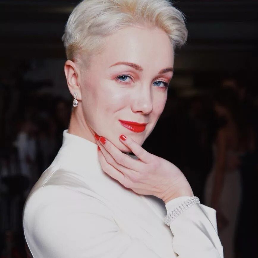 Короче мороз. Стих по зиму. Дарья мороз. Дарья мороз с короткой стрижкой. Дарья мороз 2016.