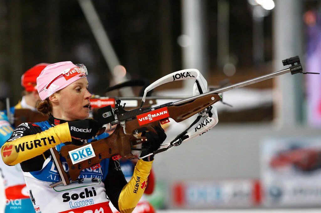 Кайса макарайнен плейбой. Биатлон женщины общий. Биатлон антхольц 2001. Женская сборная германии по биатлону. Индейский биатлон.