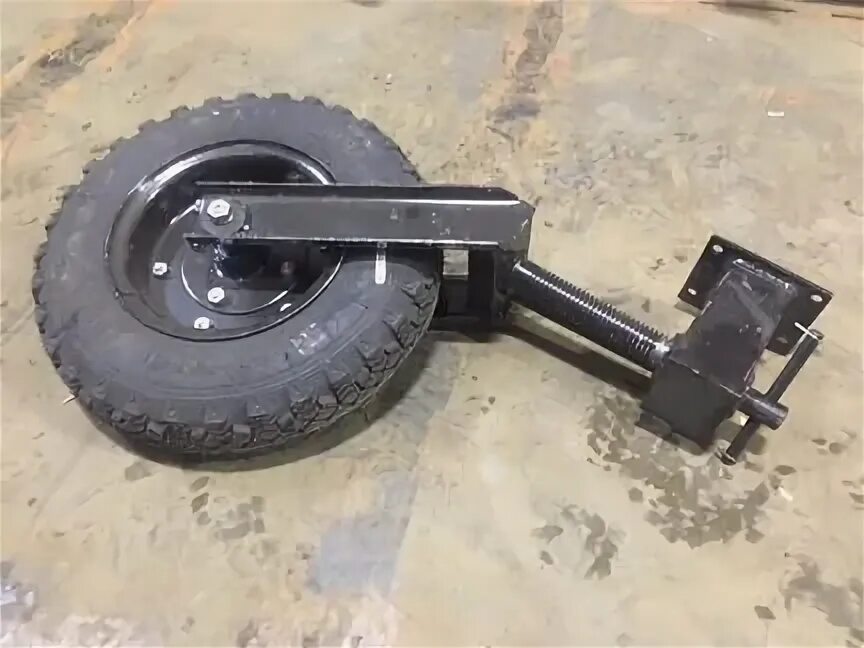 00х10) (на щетку иуцл31. 2. Колесо со стойкой. 000-01) мтз-80/82. Колесо опорное 5.