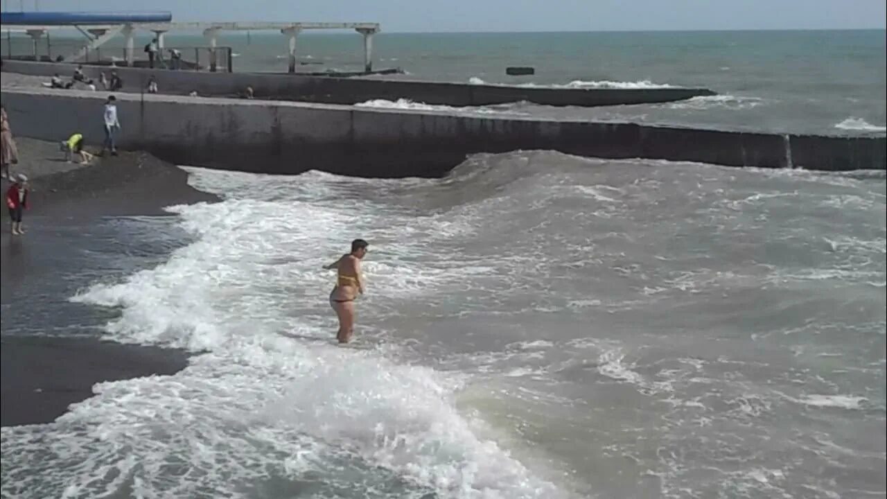 В апреле в сочи купаются