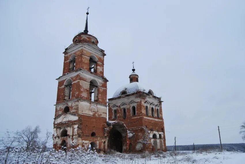 Церковь Илии пророка Свердловская область. Храм Илии пророка Смолинское. Смолинское (Каменский городской округ). Храм в селе Смолинское Свердловская.