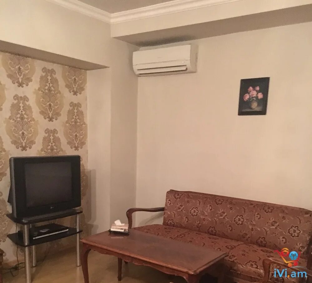 Квартира в центре еревана. Суточный квартира в Ереване. Саят Нова 4 квартира. Ереван квартиры. Квартира в Ереване фото.