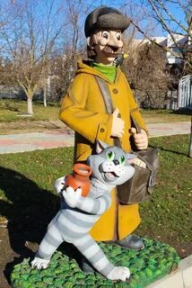 Сказочные герои гуляют по городу