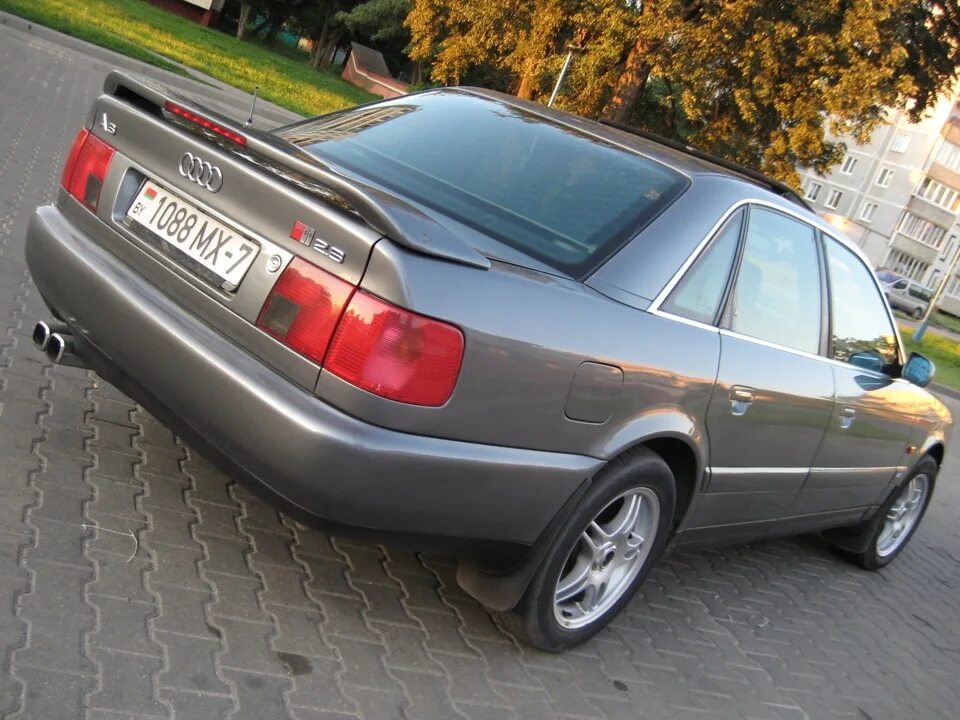 Купить б/у Audi A6 I (C4) 2.6 MT (150 л.с.) бензин механика в Санкт-Петербурге: 
