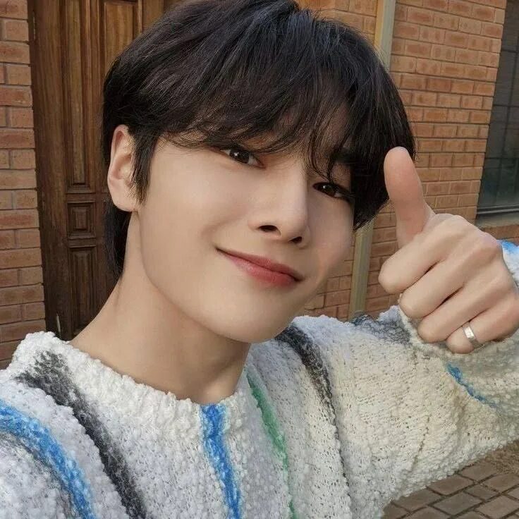 чонин stray kids. сколько лет чонину 2024.