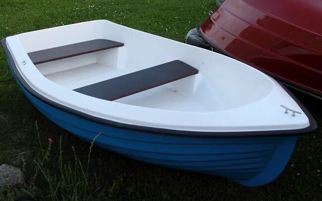 Легкая лодка 4. Пластиковая лодка Бомбус 360. Пластиковая лодка под мотор 3м. Лодка пластиковая под мотор Holt Allen ha281.