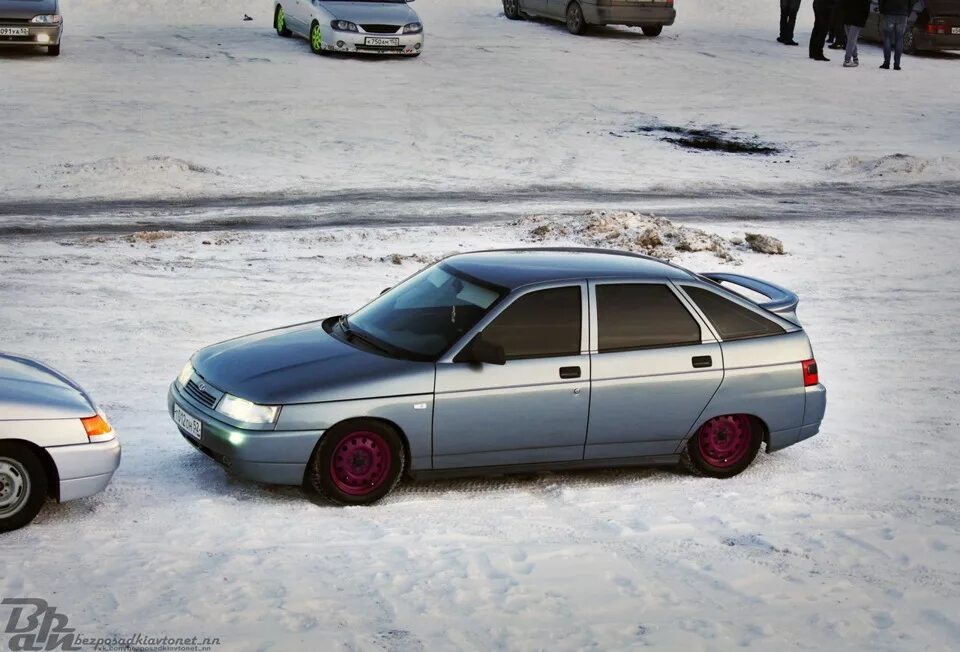 Ваз 2112 сток. Ваз 2112 амулет со спойлером. Ваз 2112 черная зимой. Ваз 2110 вишневая бпан. Ваз 2112.