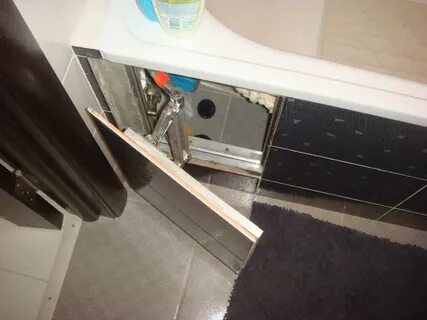 Экран ванны из плитки с люком