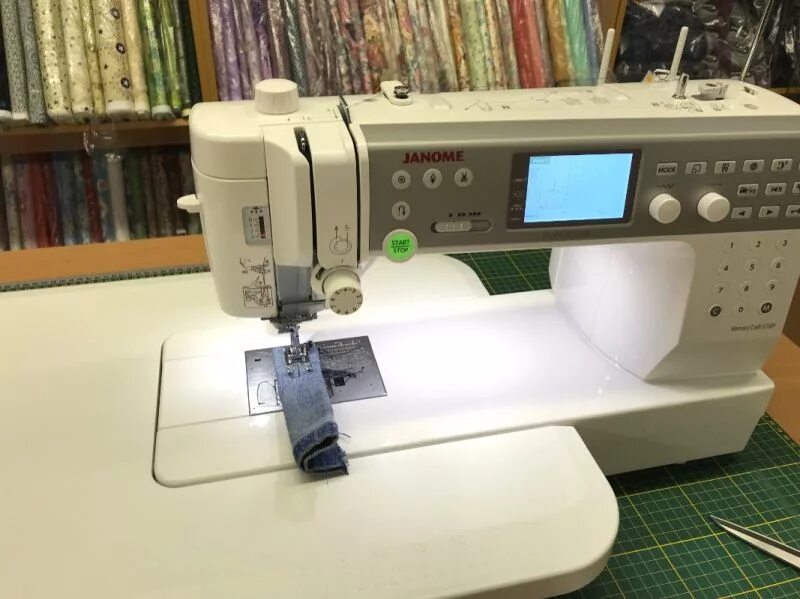 Заправка нити janome 6700p professional. Джаноме 6700. Джаноме 6700. Швейная машина janome memory craft. Janome 6700.