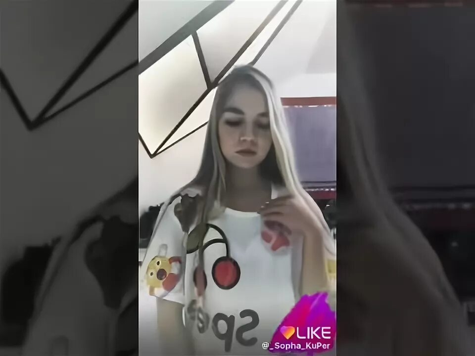 Сколько лет саше из лайка. Саша айс и софа купер. саша айс 2025. софа из лайка. саша из лайка.