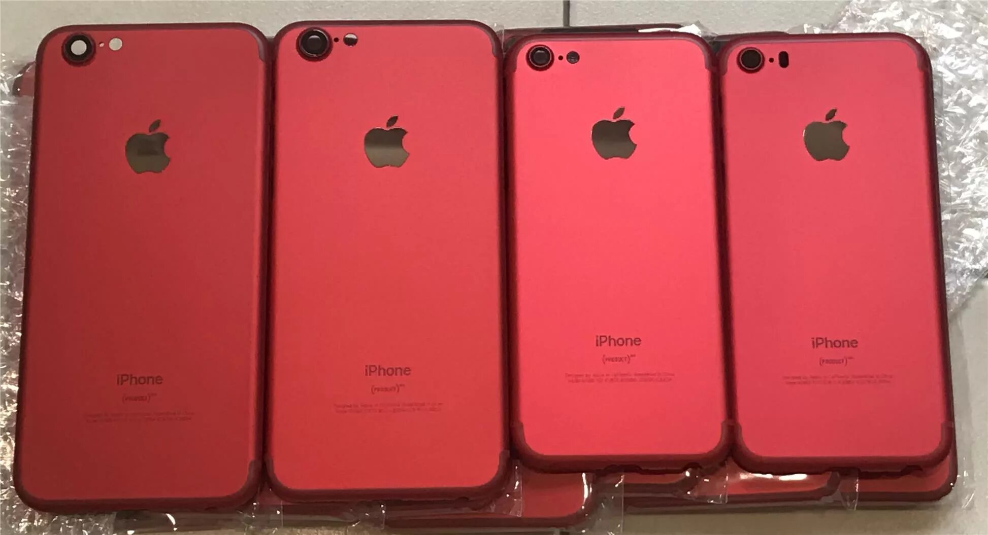 Красное сравнение. Iphone se, 7/7 Plus (2016). Корпус iphone 11 Red. Айфон 7 цвета корпуса.