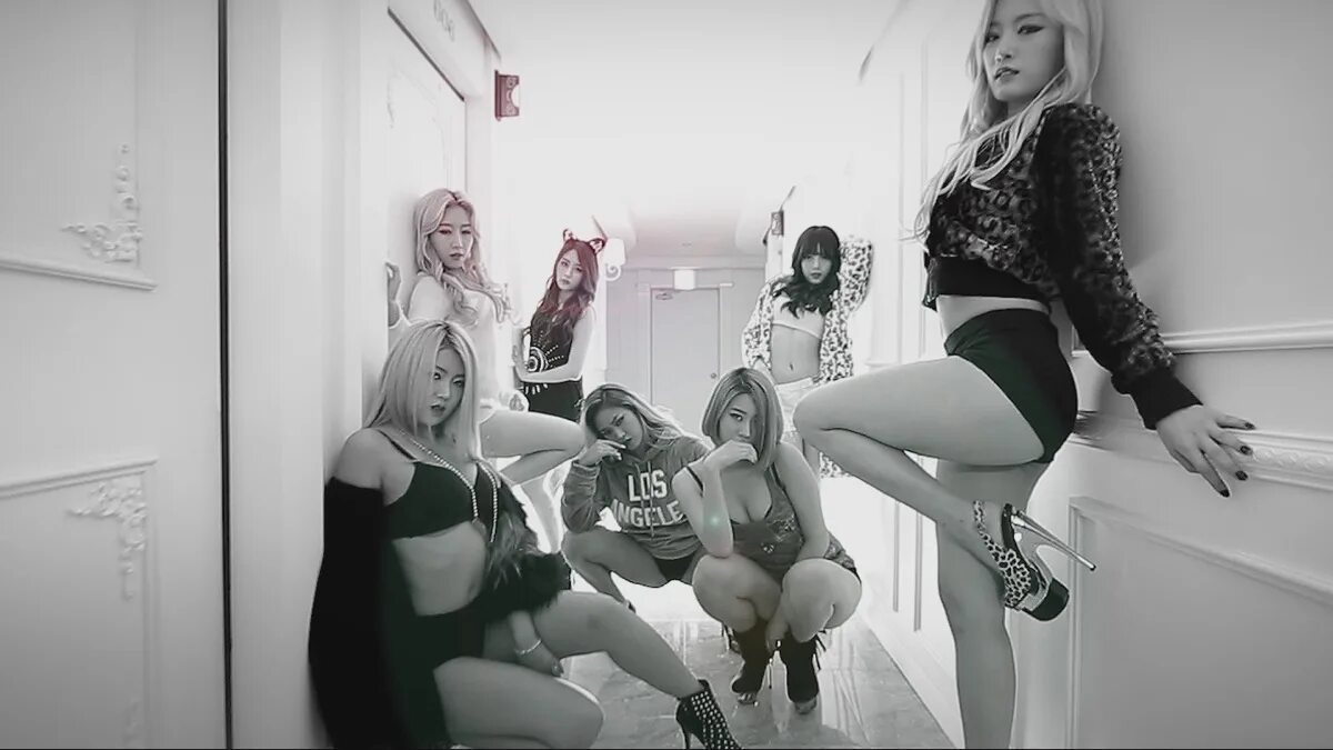 Как называется песня wassup она пишет мне. Wassup корейская группа. wassup 2011. нари wassup hot. набокова wassup.