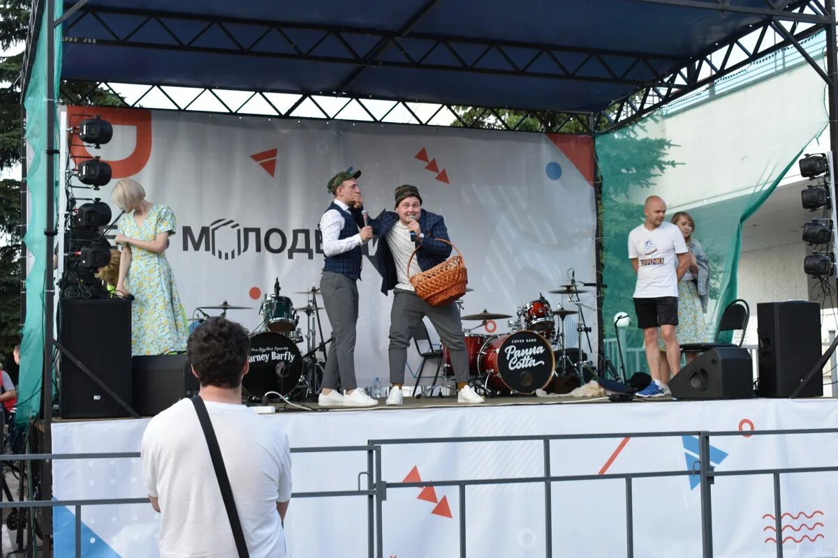 День молодежи пермь. Фото сцена на день молодежи в. день молодежи тюмень. день молодежи оренбург. фото день молодежи томск.
