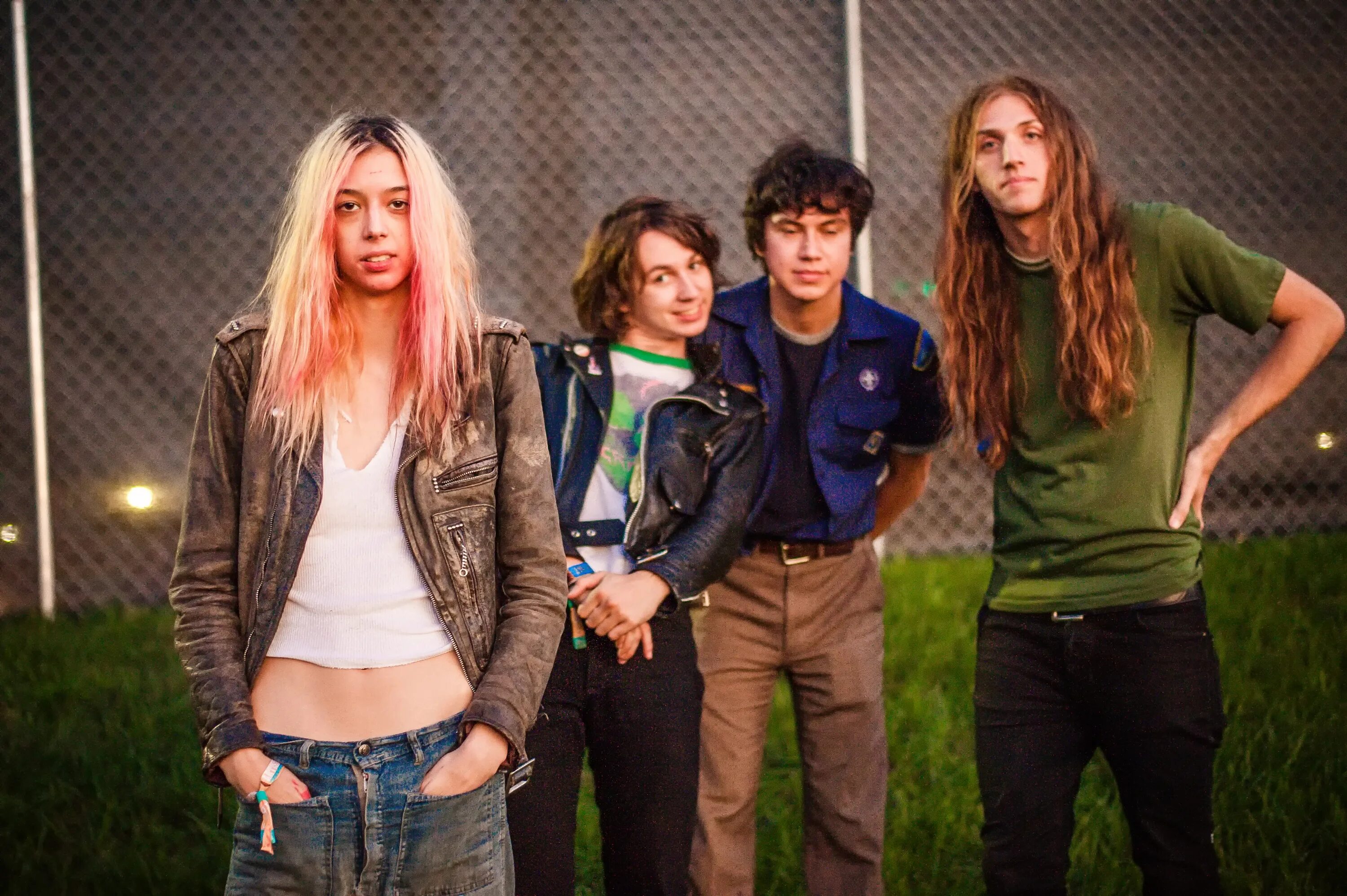 Newlightchild музыка. Starcrawler группа. Starcrawler вокалистка. Starcrawler Эрроу де Уайльд. Starcrawler группа вокалистка 2022.