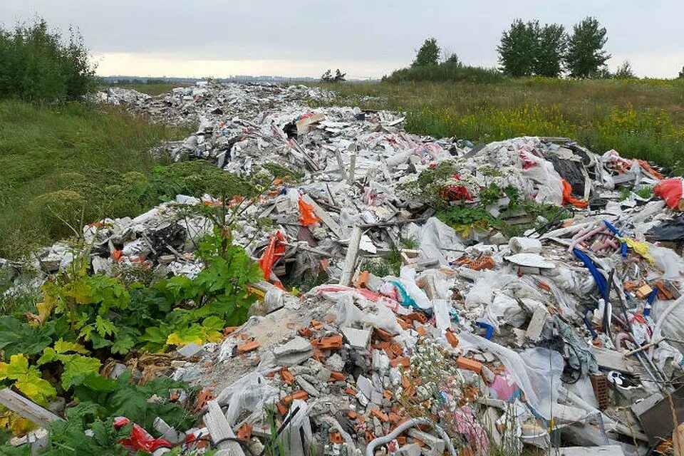 Свалка скоково ярославль. Пластиковые свалки. Мусорный полигон скоково. Места скопления отходов. Масштабная свалка.