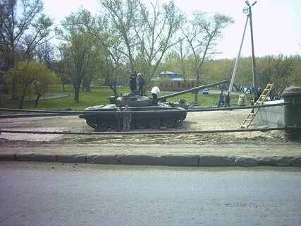 Танки рядом