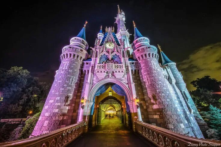 Замок принцессы фото Gorgeous picture of Cinderella's castle! Disney aesthetic, Iconic wallpaper, Cas