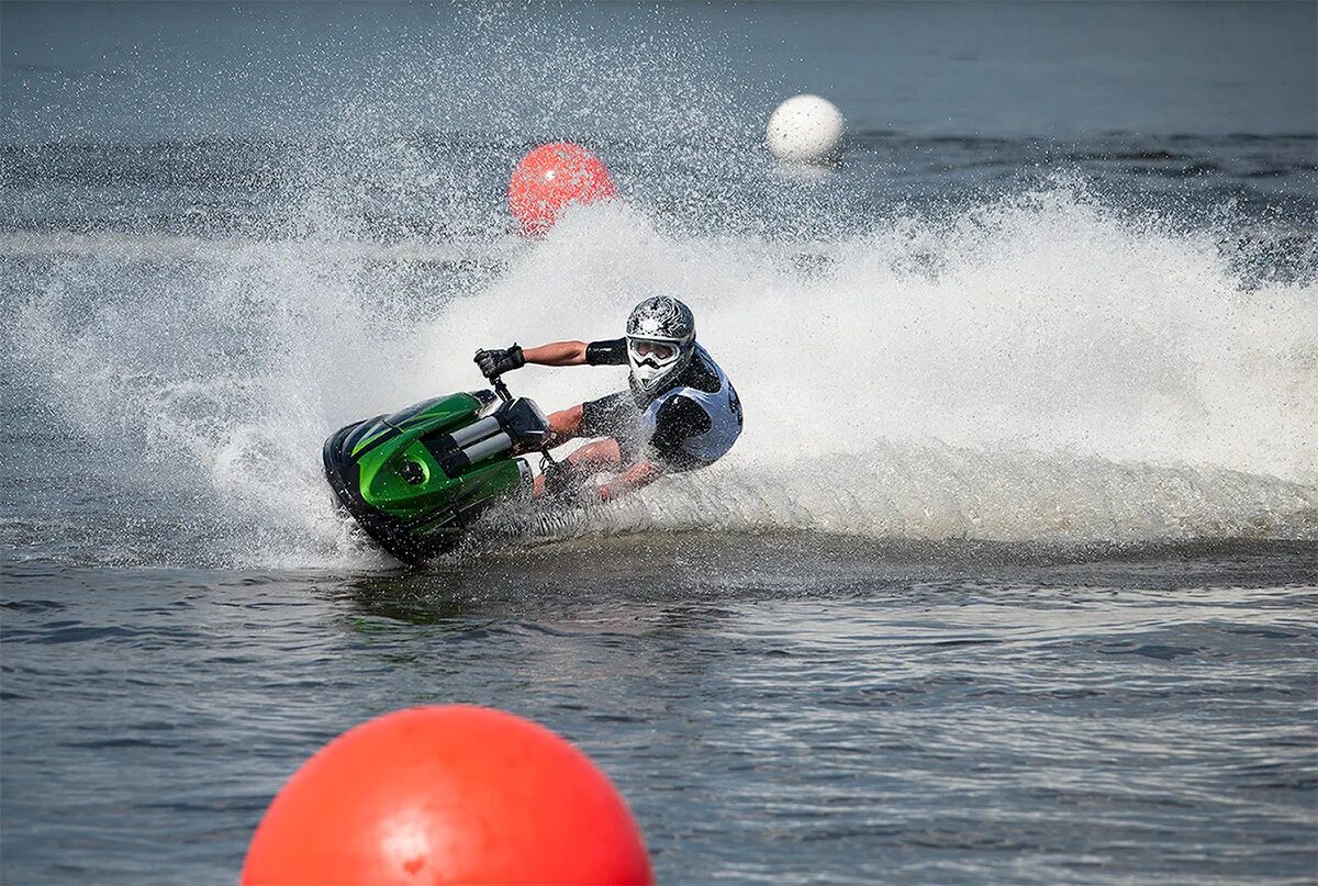берет крутой вираж. крутые виражи (1993). крутой вираж картинка. книжка хот вилс. выход гонщика.