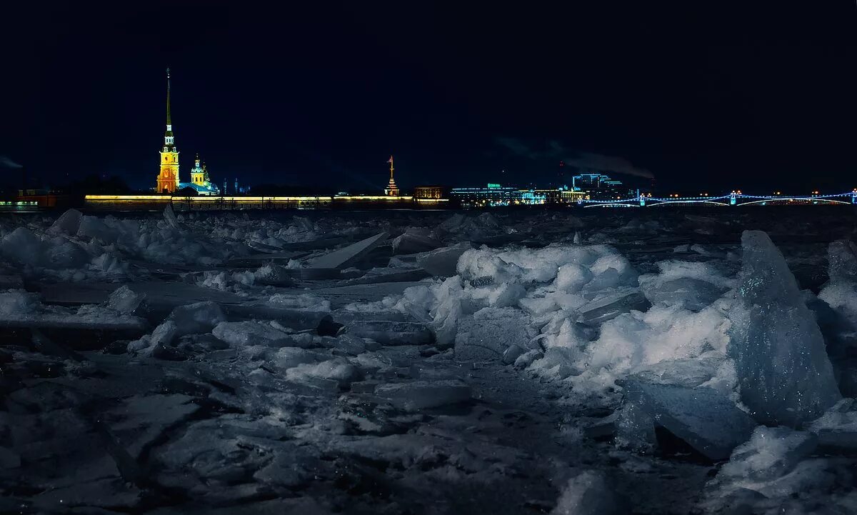 Куда сходить в санкт петербурге зимой вечером. Замерзшая нева в питере. ледоход на неве 2025. нева зимой санкт петербург 2019. нева река зимой 2025.